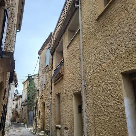 Entre Uzes Et Le Pont Du Gard La Cachette Romantique Collias Exterior photo